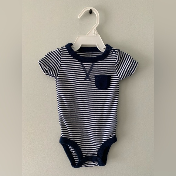 Carter’s 0-3month Short sleeve body suit. - Picture 1 of 3